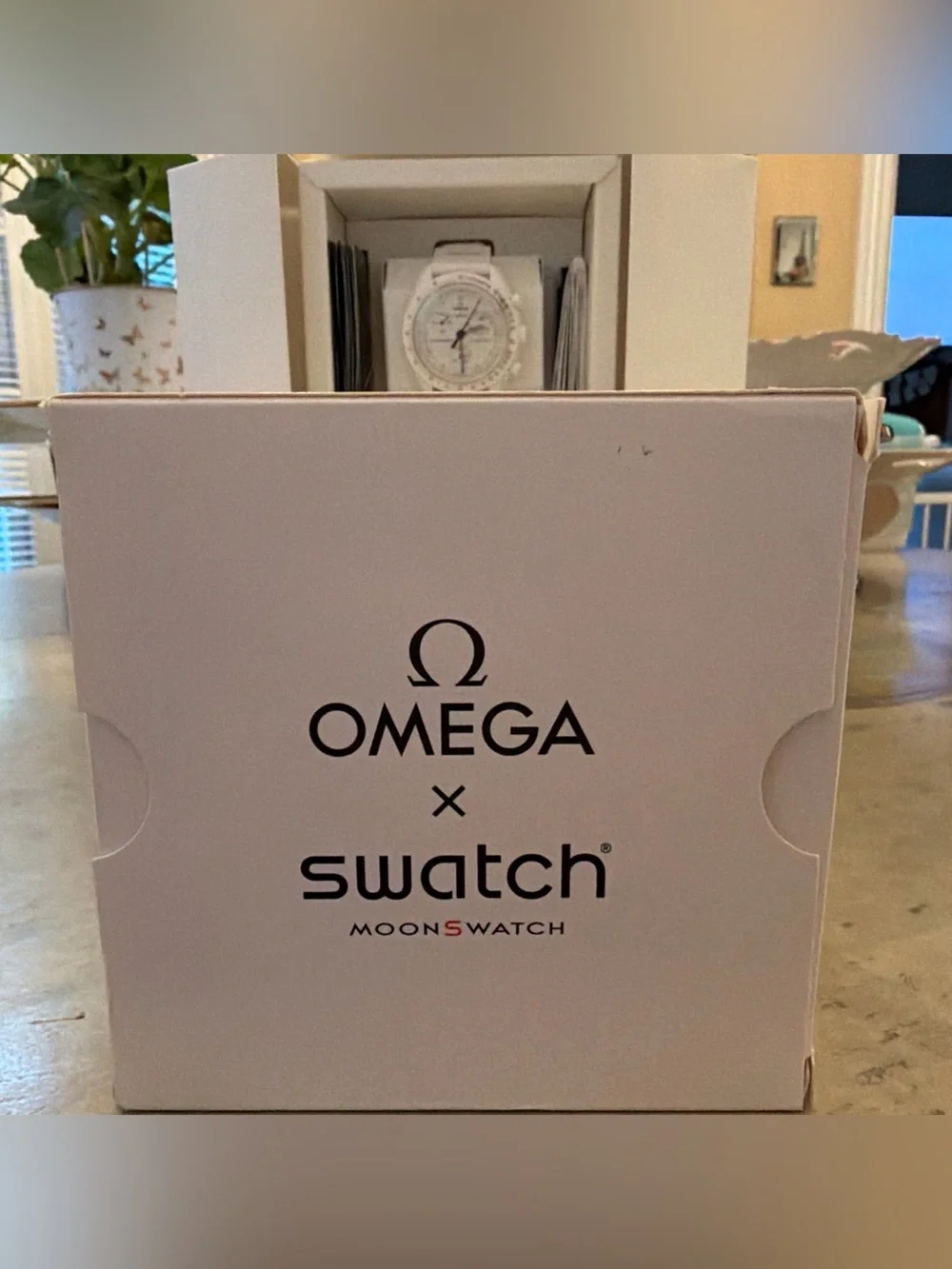 Omega x Swatch key features